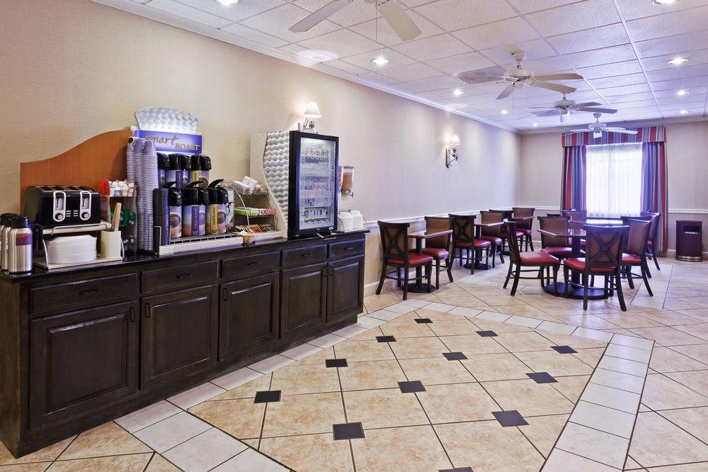 Holiday Inn Express Hotel & Suites Manchester Conference Center By Ihg Ngoại thất bức ảnh