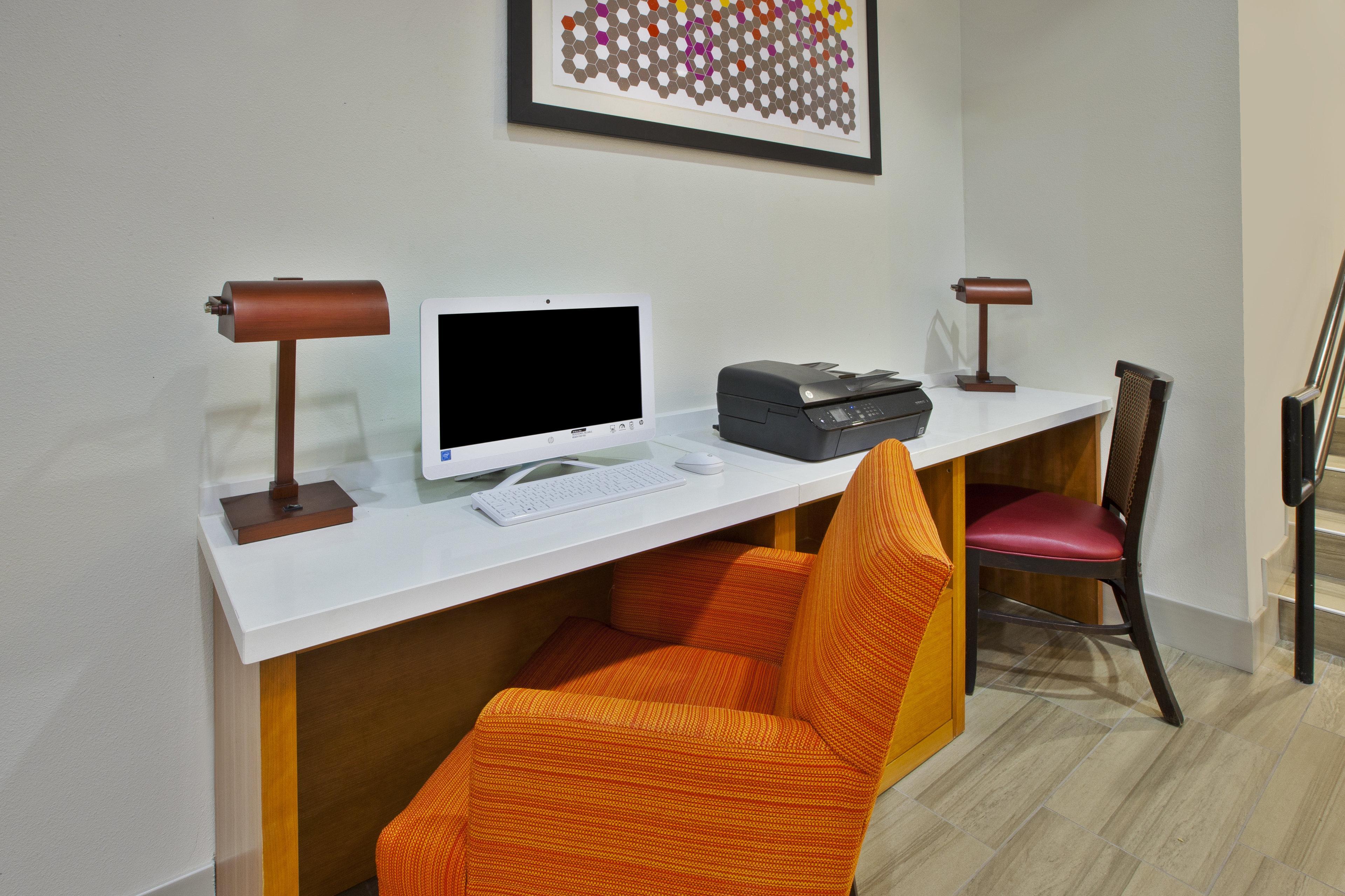 Holiday Inn Express Hotel & Suites Manchester Conference Center By Ihg Ngoại thất bức ảnh