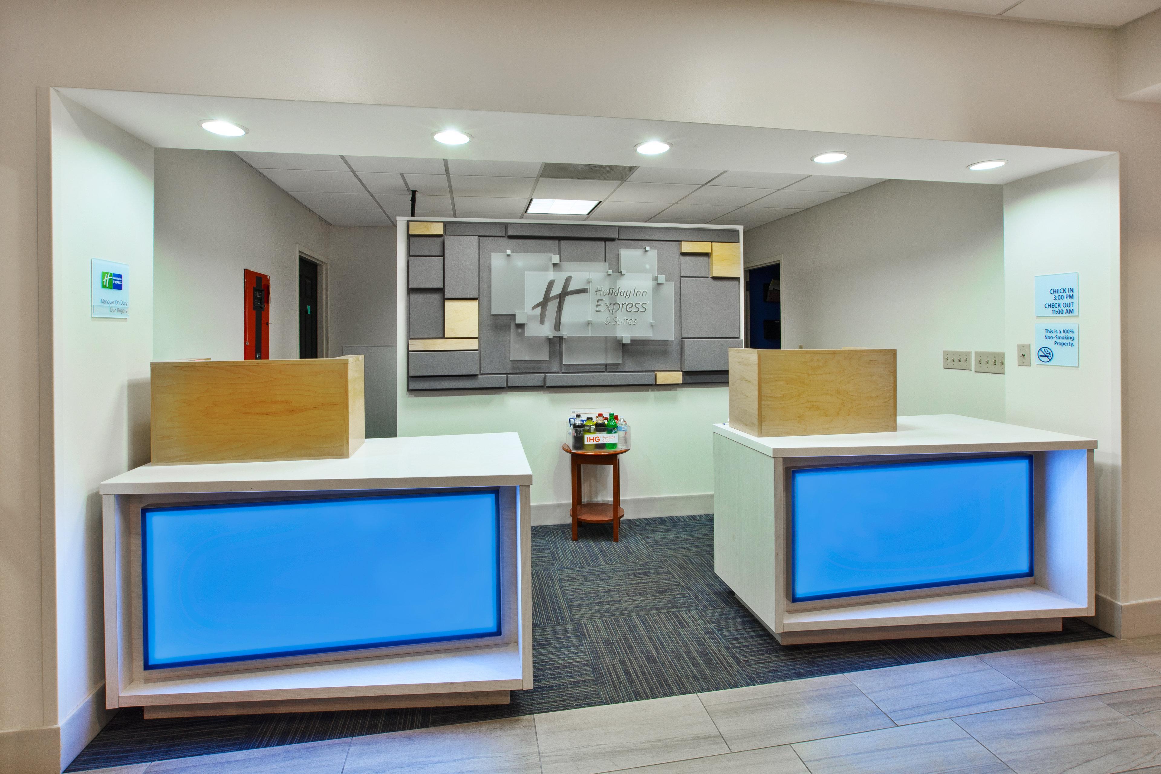 Holiday Inn Express Hotel & Suites Manchester Conference Center By Ihg Ngoại thất bức ảnh